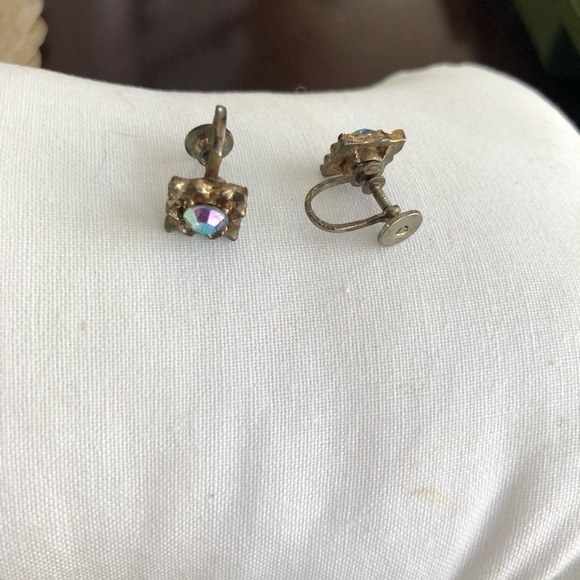 Vintage Screwback Earrings - Picture 2 of 3